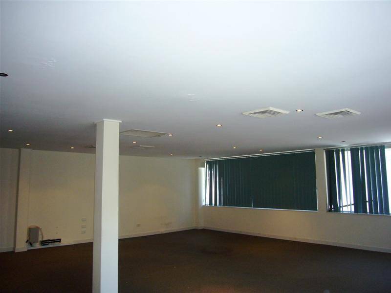 NEAT COMMERCIAL TENANCY Picture 3