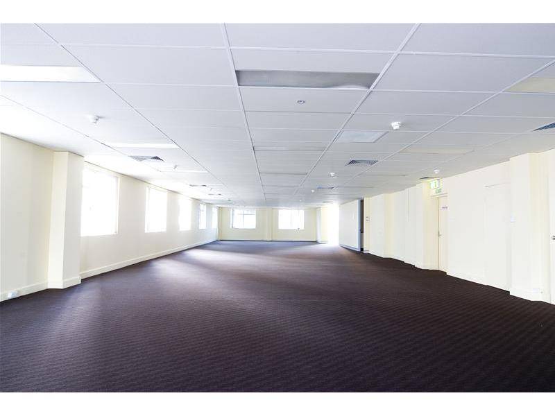 COMPLETE FLOOR OFFER Picture 1