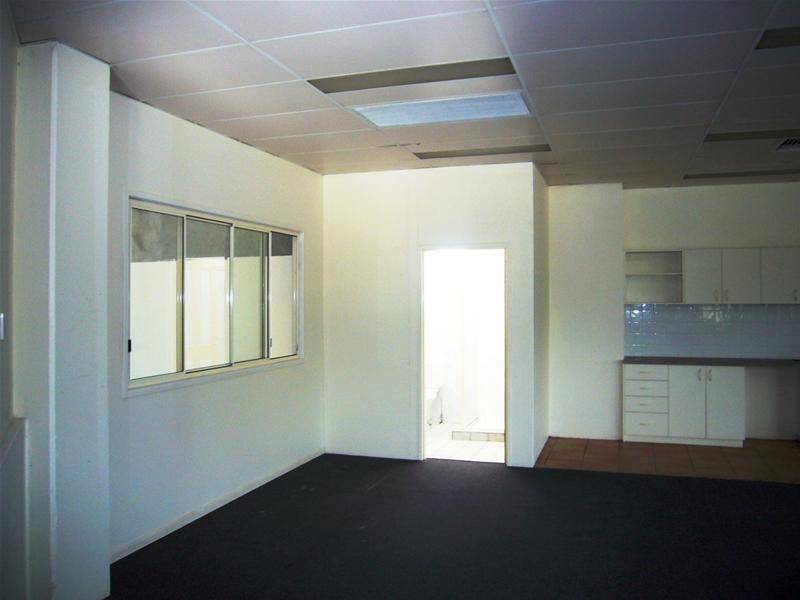 THIS PROPERTY HAS IT ALL Picture 2