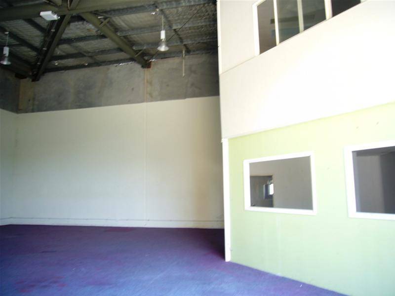 THIS PROPERTY HAS IT ALL Picture 3