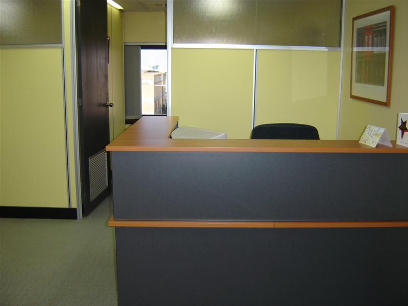 OFFICE WITH 4 SEPARATE ROOMS & RECEPTION Picture 1