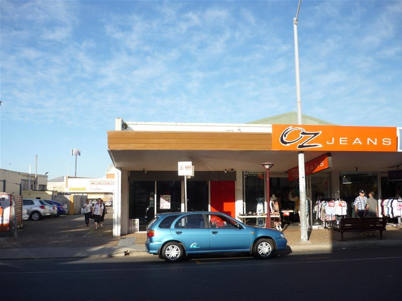 STONE'S CORNER RETAIL/OFFICE SPACE Picture 2