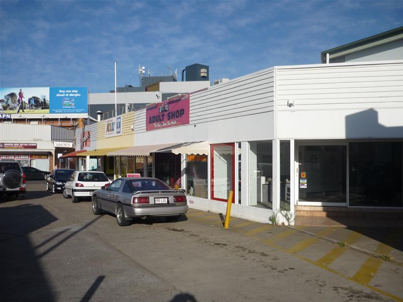 STONE'S CORNER RETAIL/OFFICE SPACE Picture 3