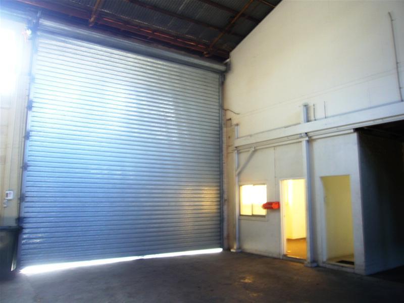 High Clearance - High Exposure - Low price office/warehouse Picture 2