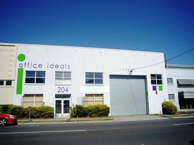High Clearance - High Exposure - Low price office/warehouse Picture