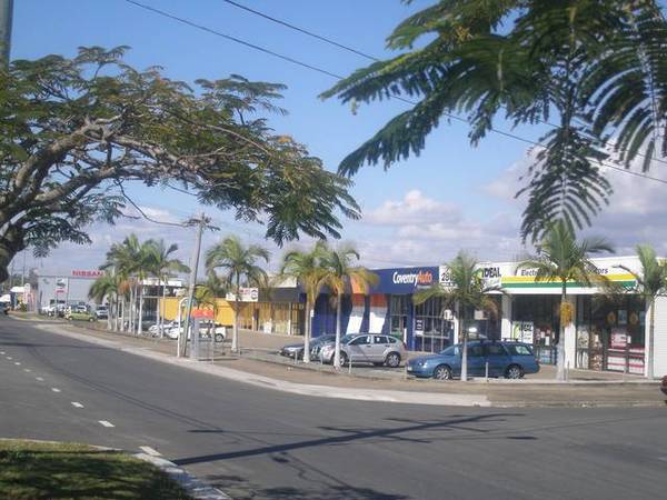 Bay Side Shops with Development Potential Picture 2