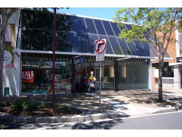 QUALITY SHOP IN PREMIER SHOPPING PRECINCT Picture 2