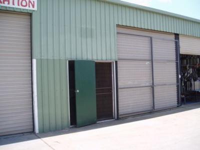 Handy Warehouse Close to Train Station Picture Handy Warehouse Close to Train Station Picture