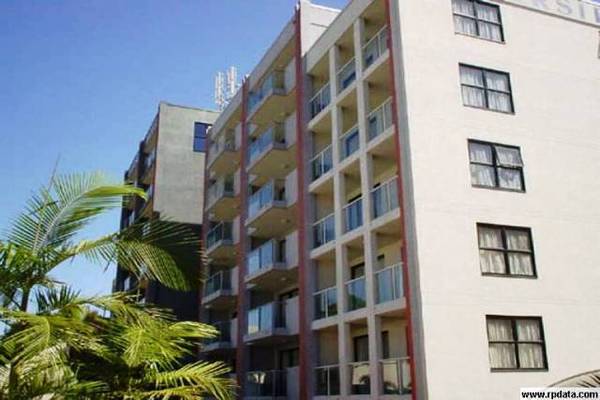 TOP FLOOR
UNIT WITH FANTASTIC CITY VIEWS DON'T MISS OUT!!! Picture 3