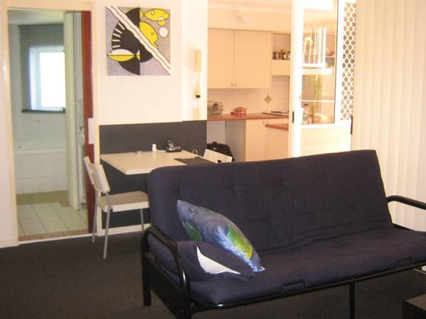 LIFESTYLE & LOCATION- $315,000 priced to sell! Picture 2