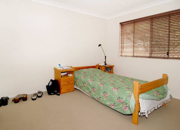 Bargain Apartment in River Precinct. Picture