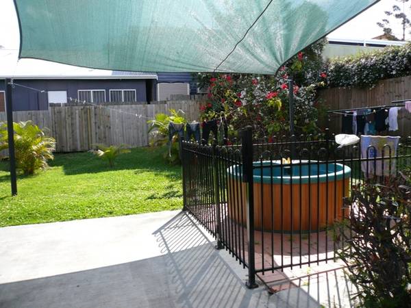 Block
Of 3 Apartments. Picture