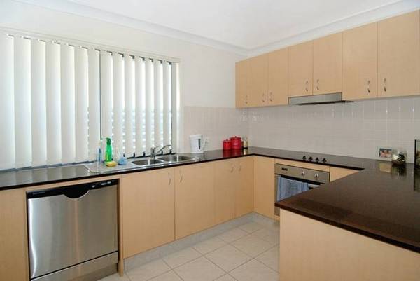 Trendy Tri Level Townhouse Picture