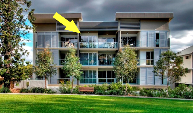 Spacious, Modern Apartment Overlooking Park Land Picture 1