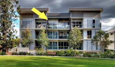 Spacious, Modern Apartment Overlooking Park Land Picture