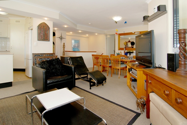 200sqm Sub Penthouse in the heart of West End Picture 1