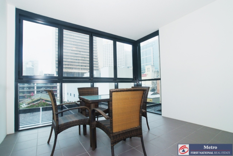 Cheapest Two bedroom in the CBD $410,000 Picture 1