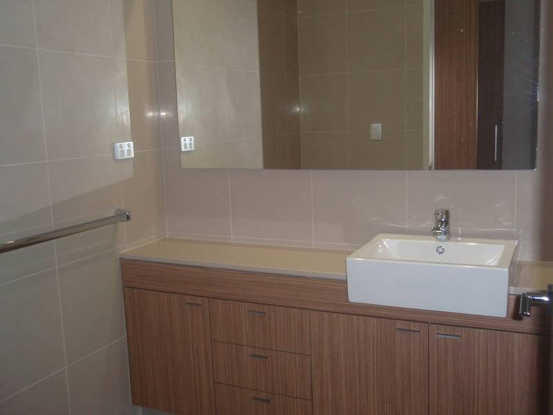 BOUTIQUE INNER CITY APARTMENT Picture 3