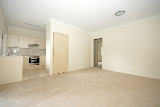 SOLD UNDER THE HAMMER! Picture 2