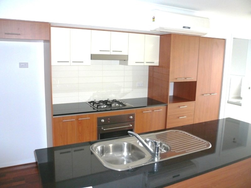 Two Level, 2B/R + study Top Floor Unit Picture 2