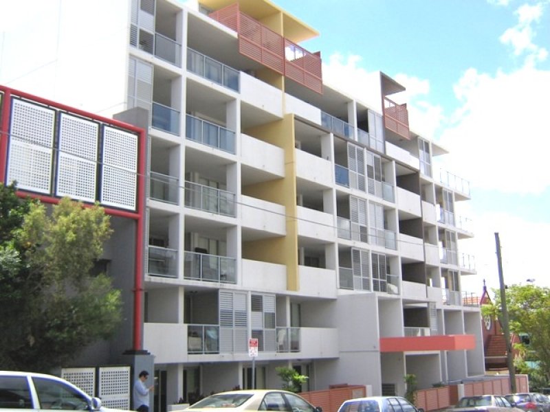 Two Level, 2B/R + study Top Floor Unit Picture 1