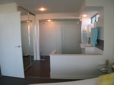 City & River View Stunner only 900m from Queen Street! Picture City & River View Stunner only 900m from Queen Street! Picture