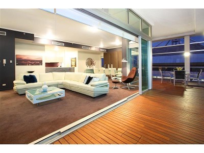 Luxury Living for the Privileged Few Picture Luxury Living for the Privileged Few Picture