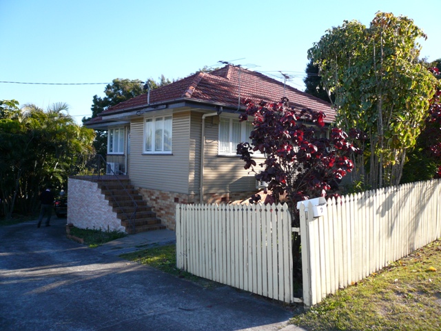 FULLY FURNISHED ROOMS Picture 1