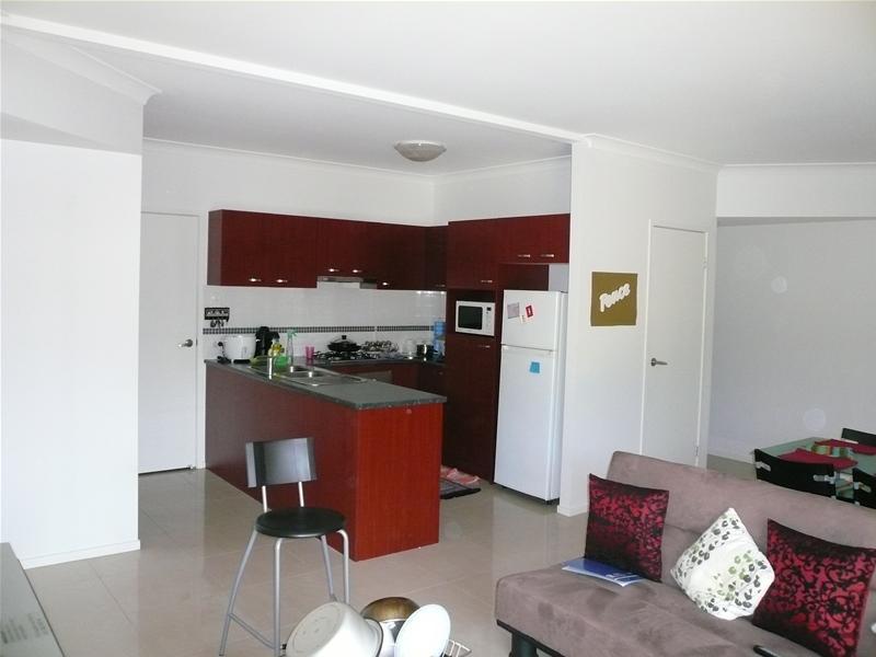 Stand Alone Townhouse
INSPECT SAT 21/11/09 1-1:45PM Picture 3