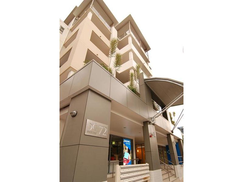 Sophisticated South Brisbane Picture 2