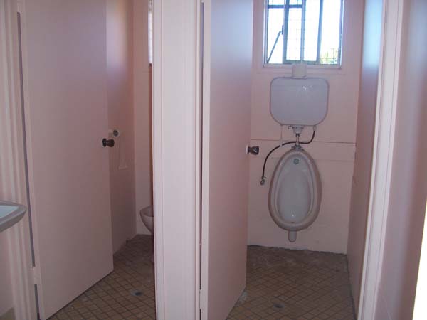 Commercial Building With Development Potential Picture 3