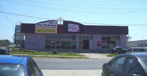 FREEHOLD RETAIL WAREHOUSES Picture 3