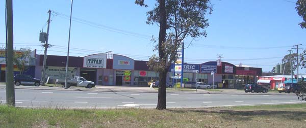 FREEHOLD RETAIL WAREHOUSES Picture 1