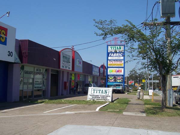 FREEHOLD RETAIL WAREHOUSES Picture 2