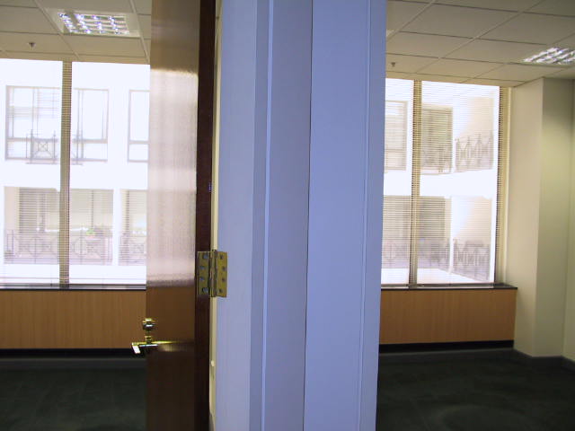 Well Presented 3 Room & Open Plan Office. Picture 3