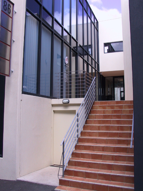 A very trendy 2 level office with 24/7 independent access. Picture 2