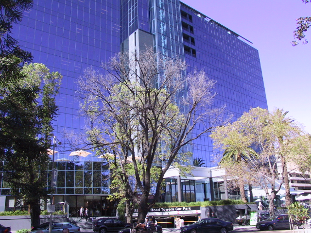 Absolute Bay Frontage with a 2+2 year lease. Picture 2