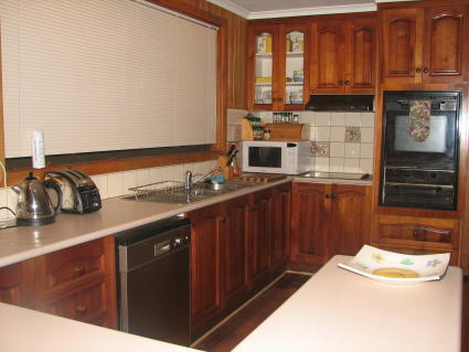 NOW YOU DONT HAVE TO DREAM OF LIVING IN A RURAL SETTING - YOU WILL BE ! Picture 3