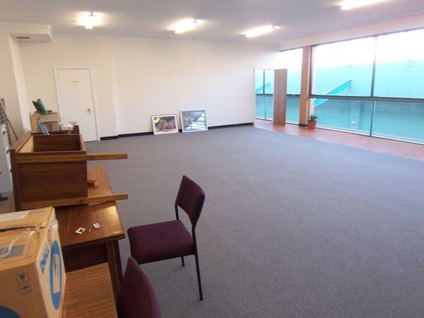 Modern Office Accommodation Picture 3