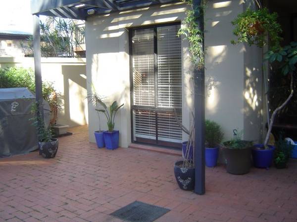 Inner City Living at your fingertips Picture 3