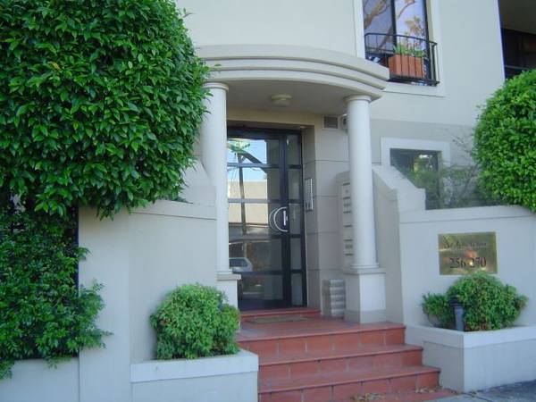 Inner City Living at your fingertips Picture 1