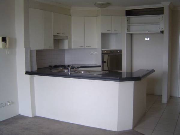 IN THE HEART OF HURSTVILLE CITY Picture 3