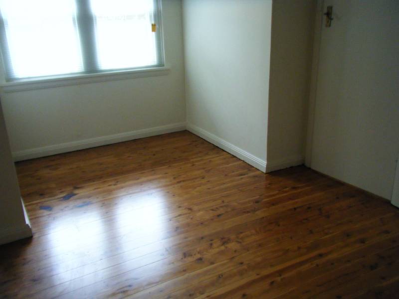 WELL PRESENTED HOME Picture 3