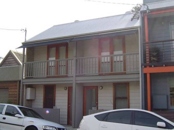 A MODERN HOME Picture 1