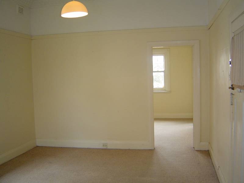 IMPRESSIVE ART DECO DELIGHT Picture 1