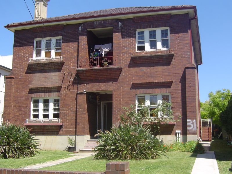 IMPRESSIVE ART DECO DELIGHT Picture 3