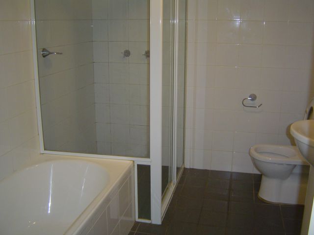 HIGHLY SOUGHT-AFTER LOCATION | VIEW THIS WEDNESDAY & THURSDAY BETWEEN 6:00 - 6:30 PM (PLEASE BUZZ INTERCOM FOR ACCESS) Picture 3