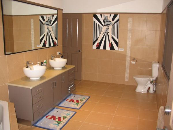 3/3 Sallywattle Drive Picture 2