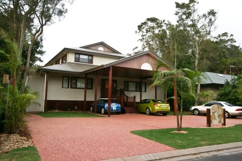 Luxurious executive style home at the entrance to Byron Bay's CBD. Picture 1