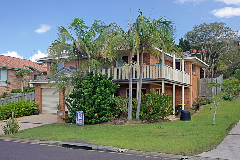 BAYWOOD CHASE Picture 1